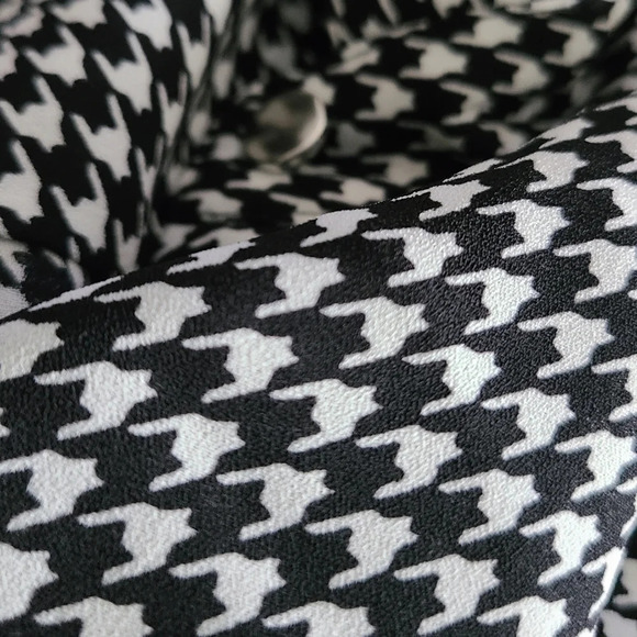 Apt.9 blouse sz.XL Black/White Houndstooth print polyester - Picture 6 of 11